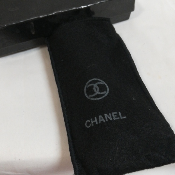 Vintage Chanel sunglasses - Picture 11 of 11